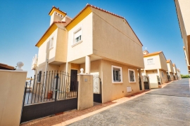 Sale - Semi-detached Villa - Pinar de Campoverde