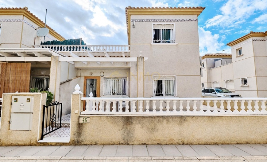 Sale - Semi-detached Villa - Pinar de Campoverde