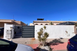 Venta - Chalet semi-adosado - BALSICAS - Sierra Golf