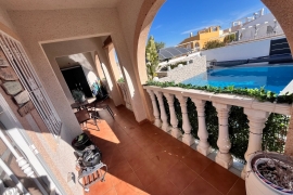 Venta - Chalet semi-adosado - BALSICAS - Sierra Golf