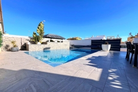 Venta - Chalet semi-adosado - BALSICAS - Sierra Golf