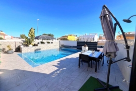 Venta - Chalet semi-adosado - BALSICAS - Sierra Golf