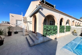Venta - Chalet semi-adosado - BALSICAS - Sierra Golf