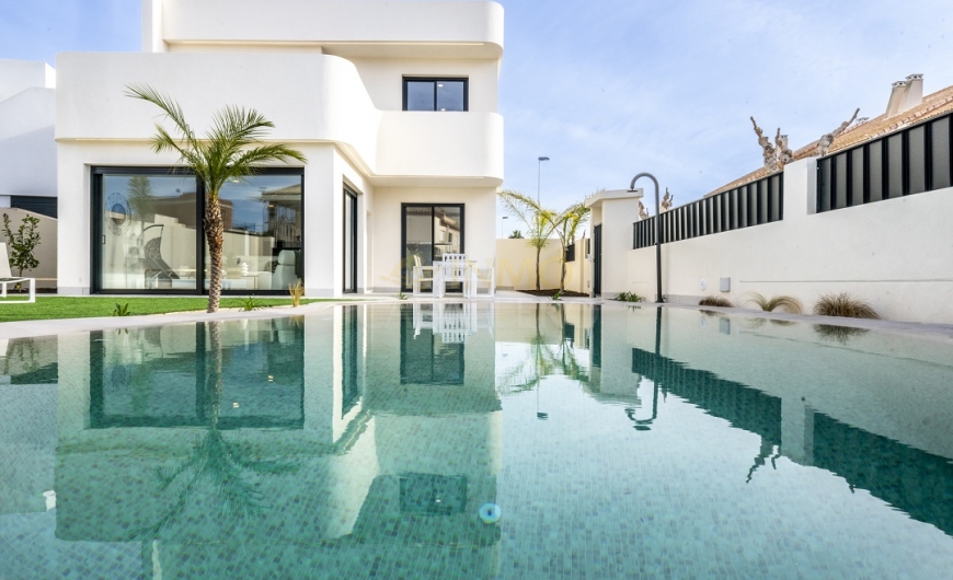 Nueva construcción  - Chalet - ROLDAN
