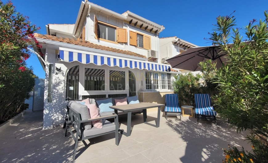 Venta - Chalet semi-adosado - Pilar de la Horadada - Mil Palmeras