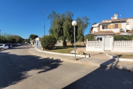 Venta - Chalet semi-adosado - Pilar de la Horadada - Mil Palmeras