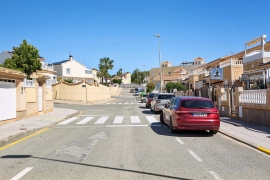 Venta - Chalet semi-adosado - Pinar de Campoverde