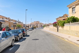Venta - Chalet semi-adosado - Pinar de Campoverde