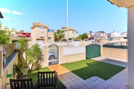 Venta - Chalet semi-adosado - Pinar de Campoverde
